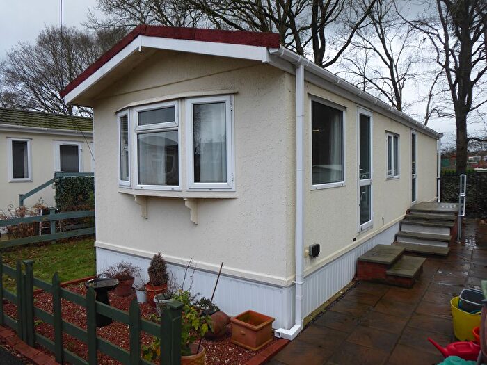 2 Bedroom Park Home For Sale In Martins Park, Sandy Lane, Farnborough, GU14