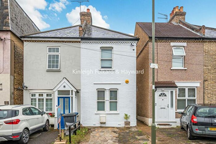 2 Bedroom Semi-Detached House For Sale In Lancaster Road, East Barnet, EN4