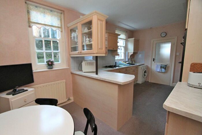 4 Bedroom Detached House For Sale In Furness Road, Eastbourne, BN21