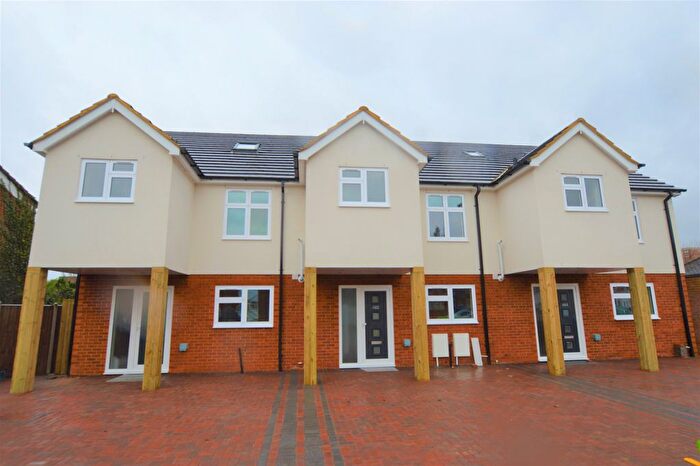 4 Bedroom Terraced House To Rent In Maple Road, Hayes, UB4