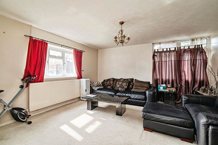 3 Bedroom Maisonette For Sale In Kensington Place, Norwich, NR1