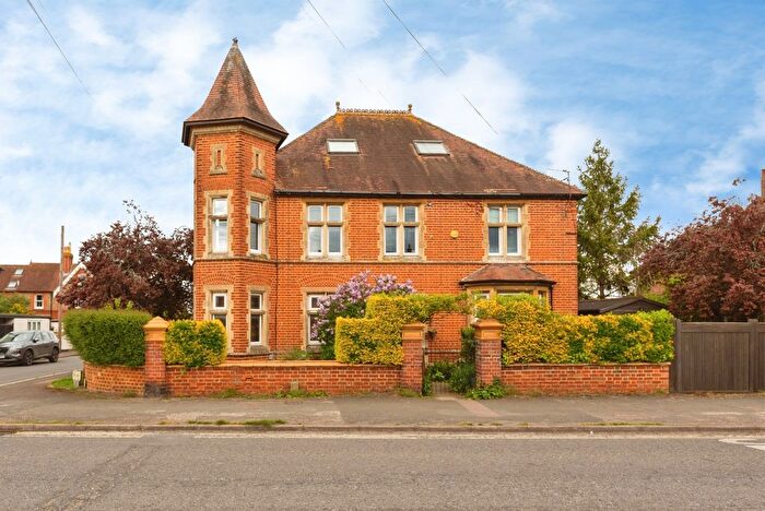 1 Bedroom Flat For Sale In Essex Road, Thame, Oxfordshire, OX9