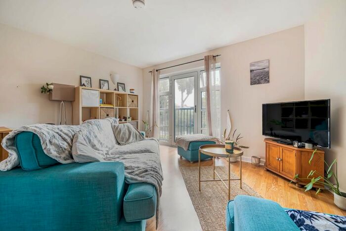 2 Bedroom Flat To Rent In Kennet Walk, Reading, RG1