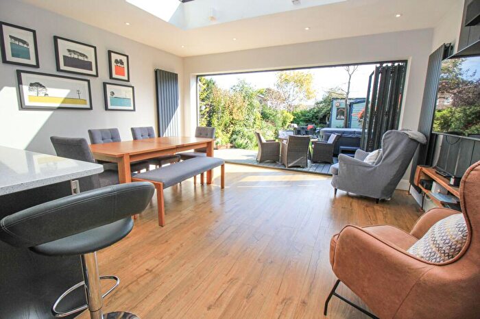 3 Bedroom Detached House For Sale In Weston Lane, Weston, SO19