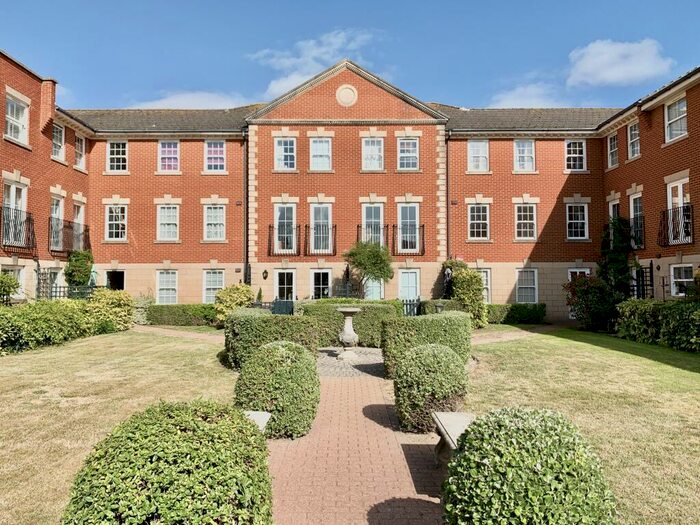 2 Bedroom Apartment To Rent In White Hart Road, Old Portsmouth, PO1