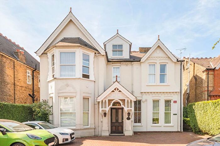 2 Bedroom Flat For Sale In Madeley Road, Ealing, W5