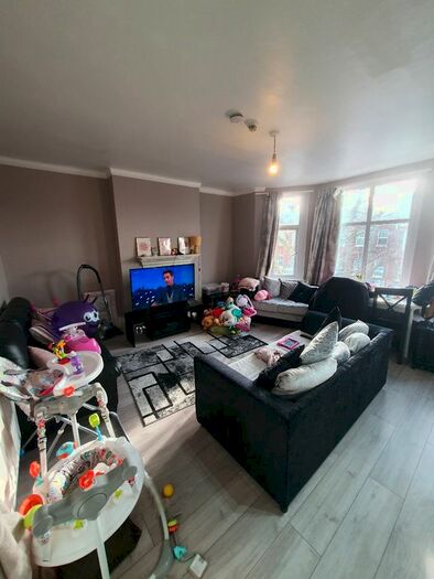 1 Bedroom Flat To Rent In High Road, East Finchley N2