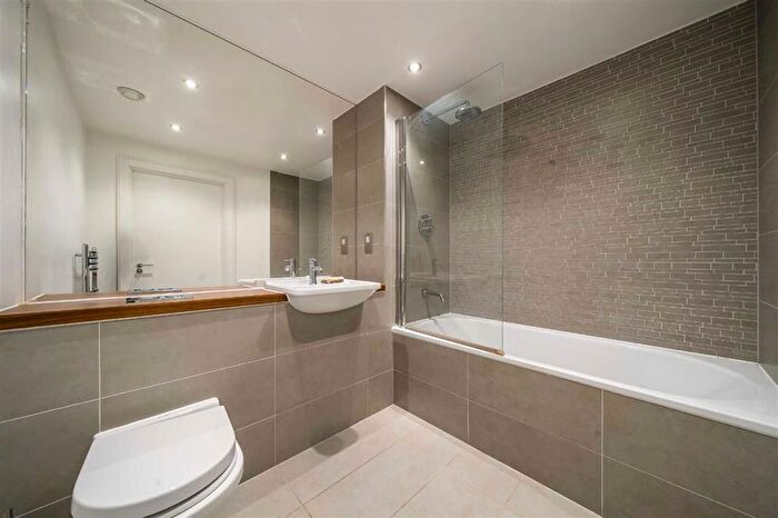 1 Bedroom Flat To Rent In Offenham Road, Oval, SW9