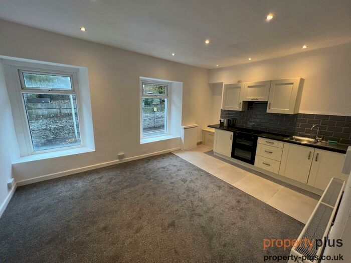 2 Bedroom Flat To Rent In Pant Yr Heol Britton Ferry - Neath, SA11