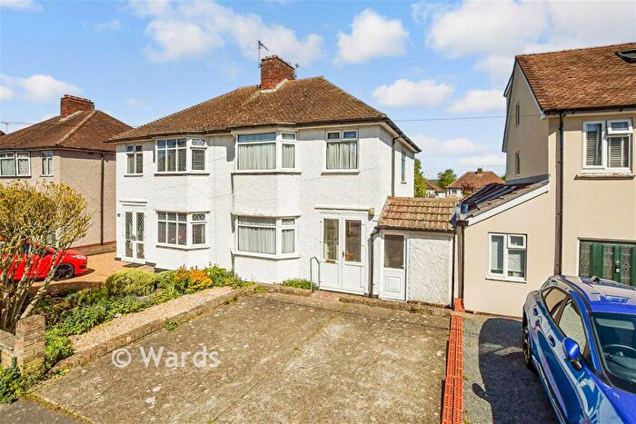 3 Bedroom Semi Detached House For Sale In Birch Tree Way, Maidstone, Kent, ME15