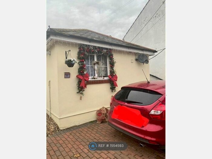 2 Bedroom Bungalow To Rent In Upchurch, Upchurch, ME9