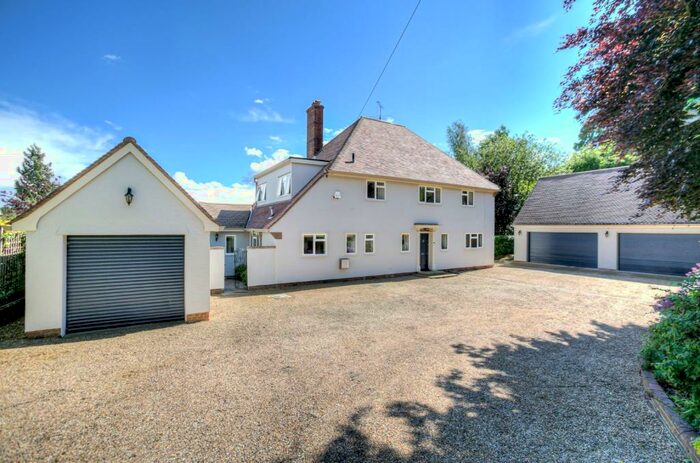 4 Bedroom Detached House For Sale In Elsenham Road, Stansted, CM24
