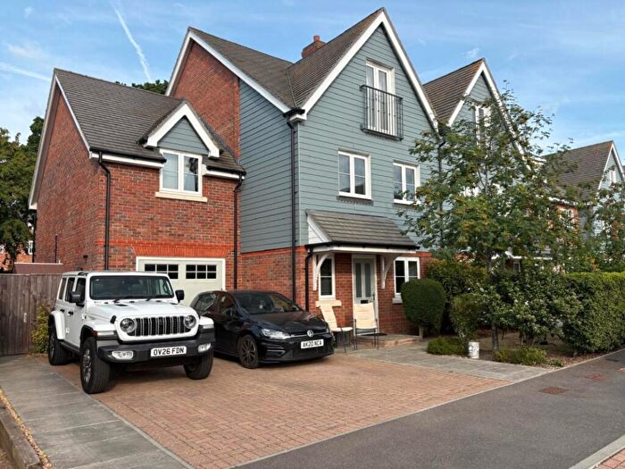 5 Bedroom Semi Detached House For Sale In Crayford Mead, Warfield, RG42