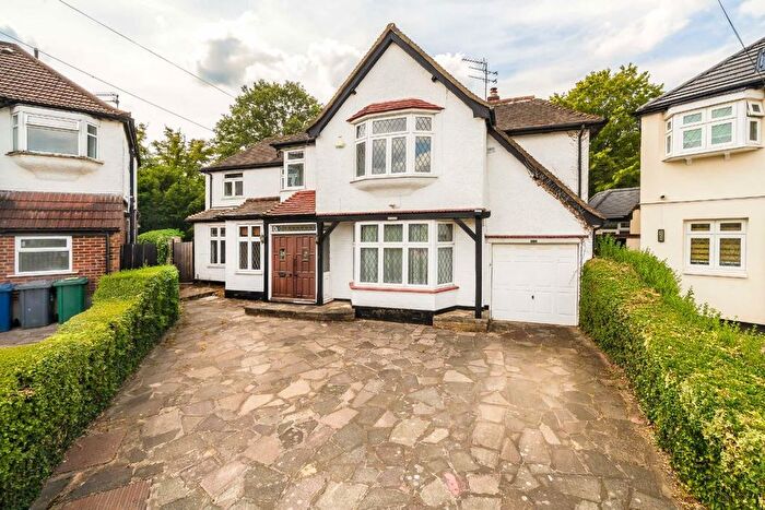 7 Bedroom Detached House For Sale In Carlton Close, Edgware, HA8