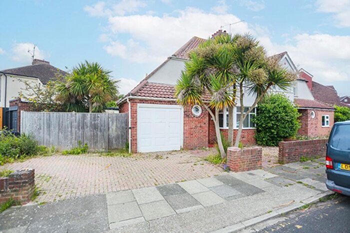 3 Bedroom Semi Detached House For Sale In Melrose Avenue, Portslade, BN41