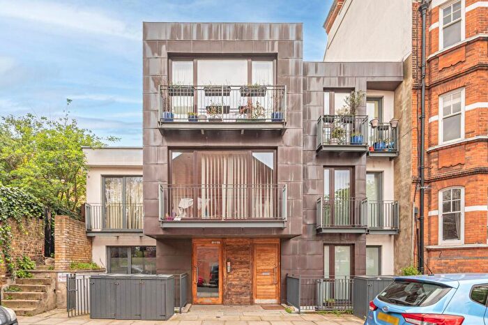 2 Bedroom Flat To Rent In Smyrna Road, West Hampstead, London, NW6