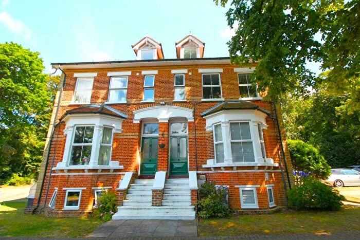 1 Bedroom Flat To Rent In Abbey Hill, Netley Abbey, Southampton, SO31