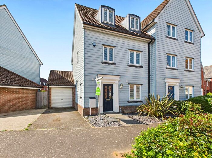 3 Bedroom Semi-Detached House For Sale In Meadow Crescent, Purdis Farm, Ipswich, Suffolk, IP3