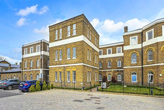 2 Bedroom Flat To Rent In Hilda Road, Southall, UB2