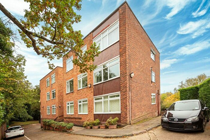 3 Bedroom Flat To Rent In Nether Street, London, N3
