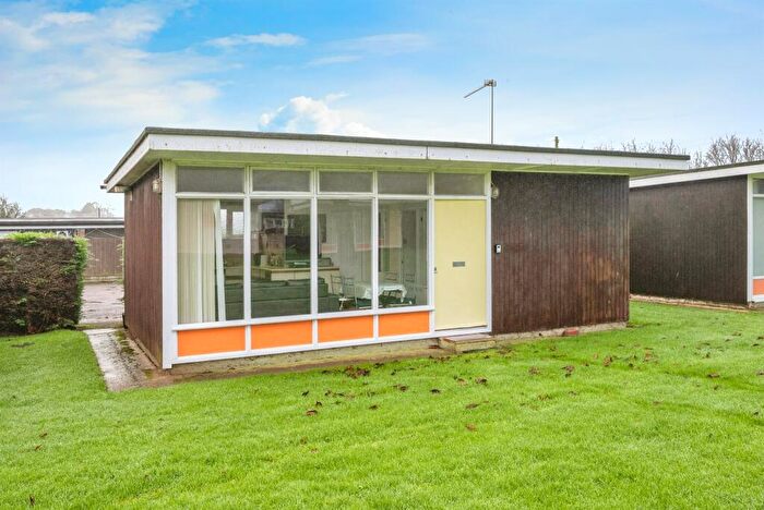 2 Bedroom Park Home For Sale In Broadside Chalet Park, Stalham, Norwich, NR12