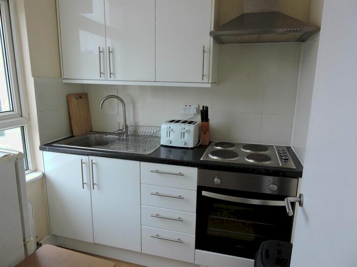 Studio To Rent In Rock Street, London, N4
