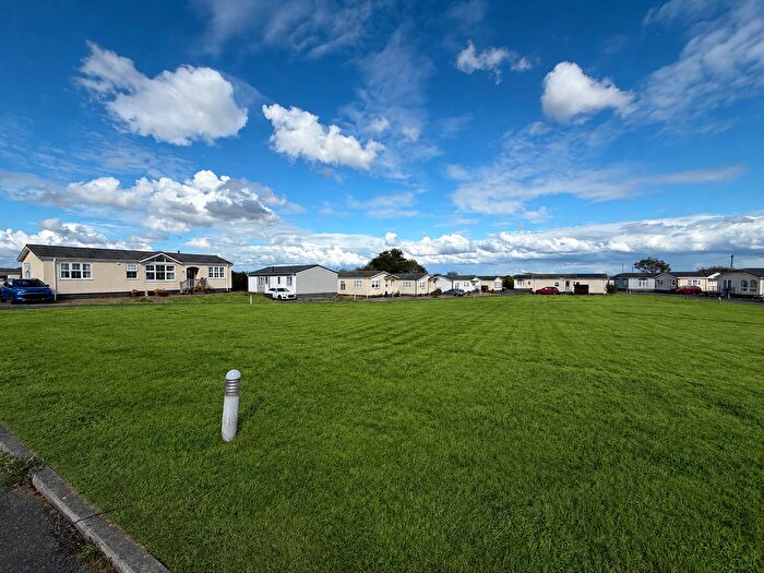 2 Bedroom Mobile/park Home For Sale In Scamford Park, Camrose, Haverfordwest, SA62