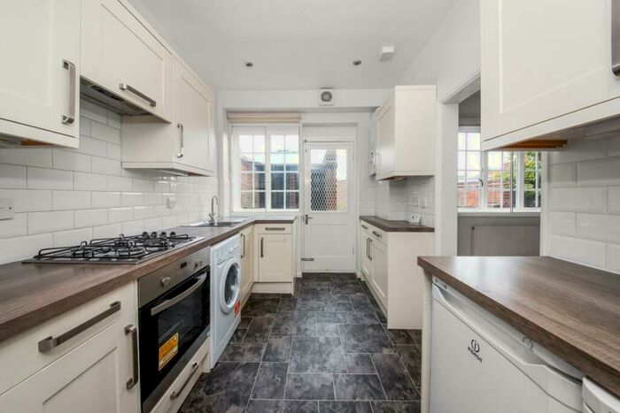 3 Bedroom Terraced House To Rent In Park Hall Road, West Dulwich, London, SE21