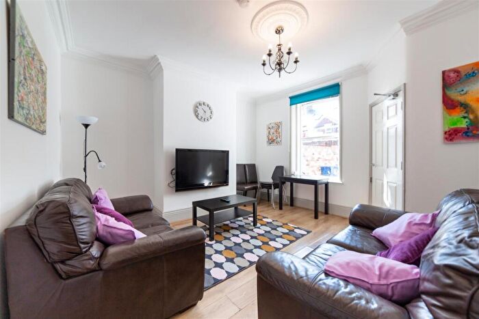 6 Bedroom Terraced House To Rent In £pppw - Osborne Road, Jesmond, NE2