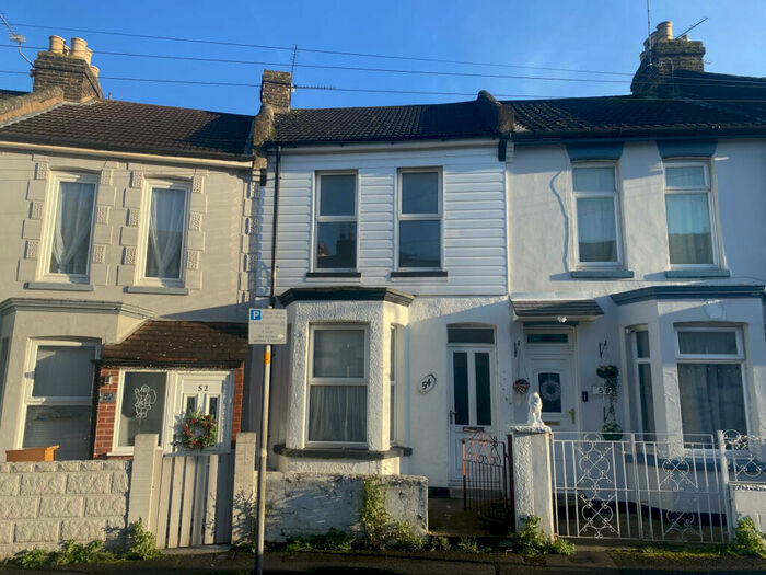 3 Bedroom Terraced House To Rent In Belmont Road, Gillingham, ME7