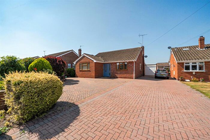 3 Bedroom Detached Bungalow For Sale In Snowdon Close, Kidderminster, DY11