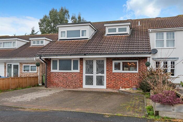 3 Bedroom Semi-Detached House For Sale In Hollam Crescent, Fareham, PO14