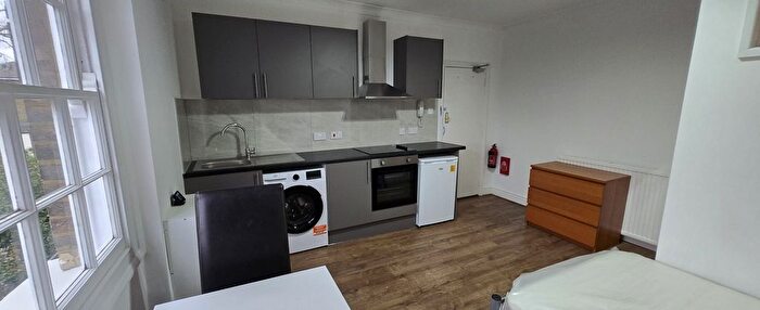Studio To Rent In Richmond Avenue, Islington, N1