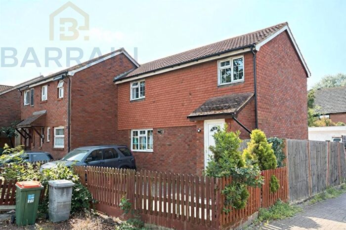 3 Bedroom End Terrace House For Sale In Dunnock Road, Beckton, London, E6