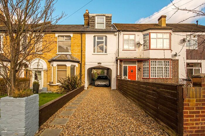 1 Bedroom Flat To Rent In Melford Road, East Dulwich, London, SE22