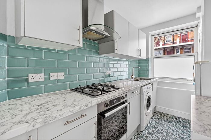 2 Bedroom Flat To Rent In Tyers Estate, Bermondsey Street, SE1