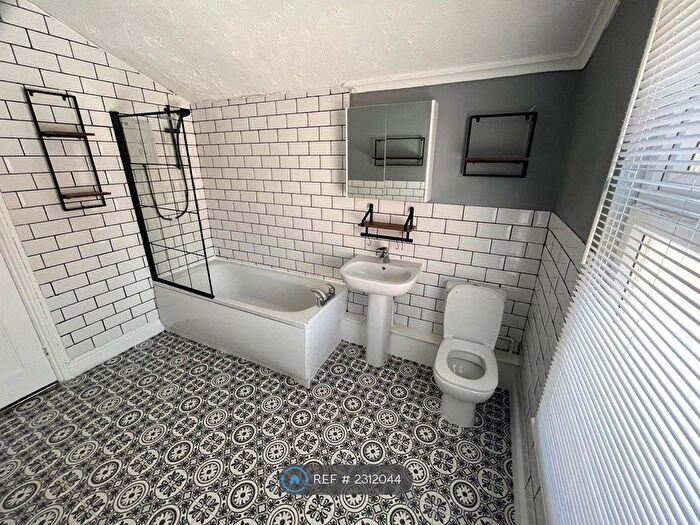 3 Bedroom Terraced House To Rent In Abingdon Road, Middlesbrough, TS1