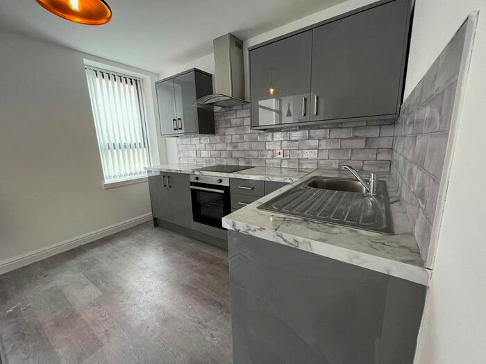 2 Bedroom Flat To Rent In St. Helens Road, Swansea, SA1