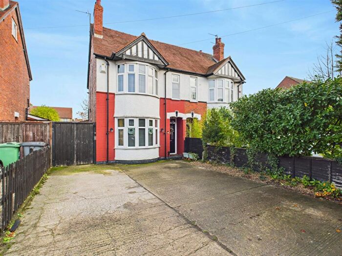 4 Bedroom Semi Detached House For Sale In Barnwood Road, Gloucester, GL2