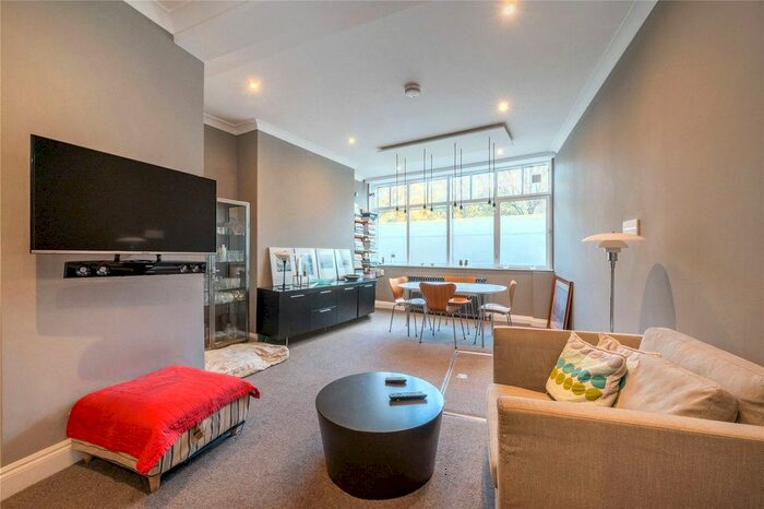 3 Bedroom Terraced House To Rent In Central Street, Clerkenwell, EC1V