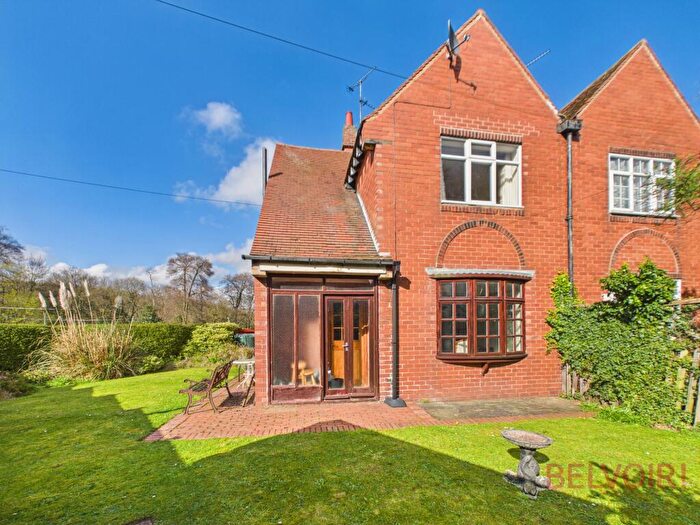 3 Bedroom Semi-Detached House For Sale In Debdale Gate, Mansfield Woodhouse, NG19