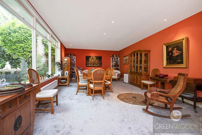 4 Bedroom Bungalow For Sale In Princes Way, London, SW19