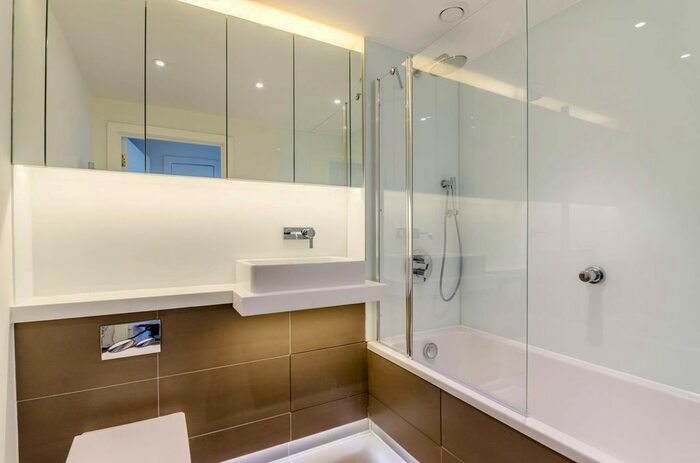 2 Bedroom Flat To Rent In Upper Richmond Road, Putney, London, SW15