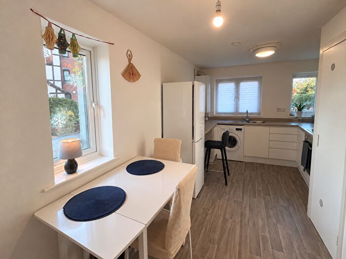 2 Bedroom Flat To Rent In The Moorings, Leamington Spa, CV31