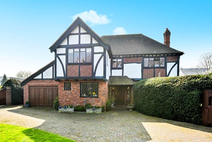 4 Bedroom Detached House To Rent In Hawthorne Road Bromley, BR1