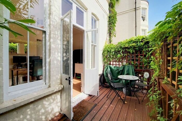 1 Bedroom Flat To Rent In Streatham Common North, Streatham Common, London, SW16