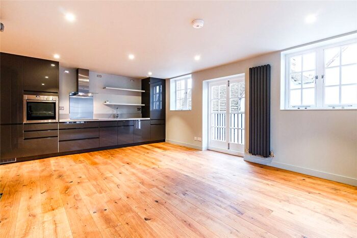1 Bedroom Flat To Rent In Friday Street, Henley-On-Thames, Oxfordshire, RG9