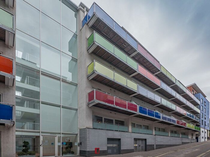 1 Bedroom Flat To Rent In Concord Street, Leeds, West Yorkshire, LS2