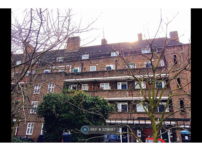 4 Bedroom Maisonette To Rent In Northfield House, London, SE15