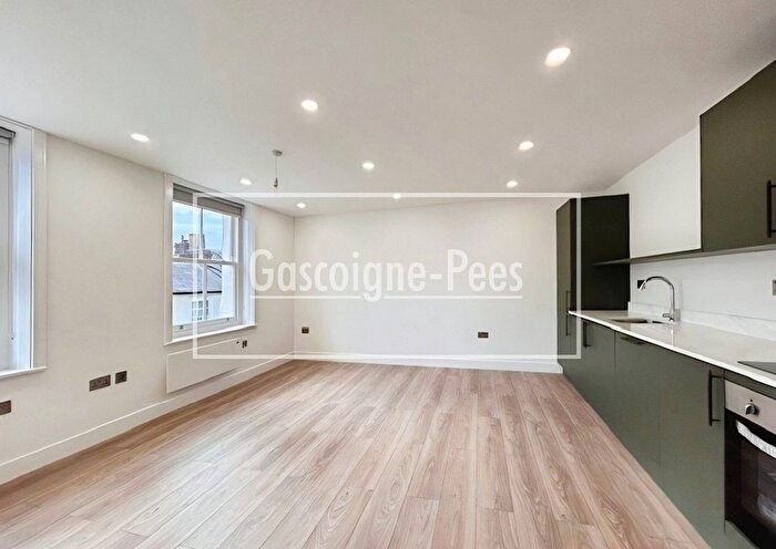 1 Bedroom Flat To Rent In North Street, Dorking, RH4